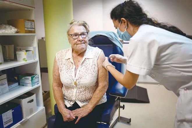 法国疫情数据及新冠疫苗对50岁以上人群作用研究报告详情