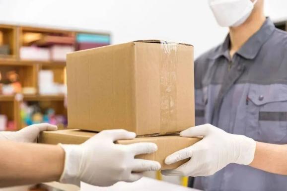 春节临近网传快递停运，多家公司宣布不打烊及资费调整