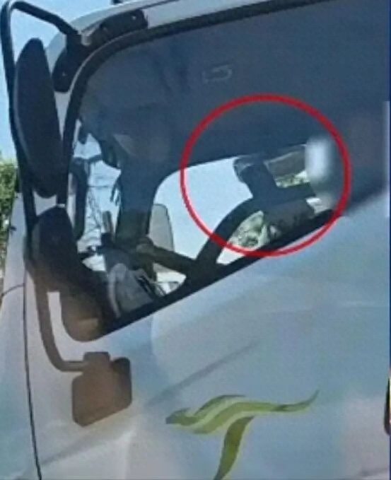 北京交管部门处罚多起分心驾驶行为，含开车看手机吸烟等