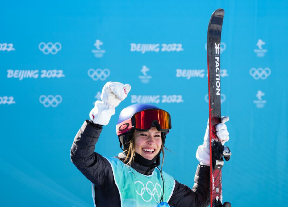 北京冬奥会频破纪录，赛场内外尽显体育魅力与突破精神