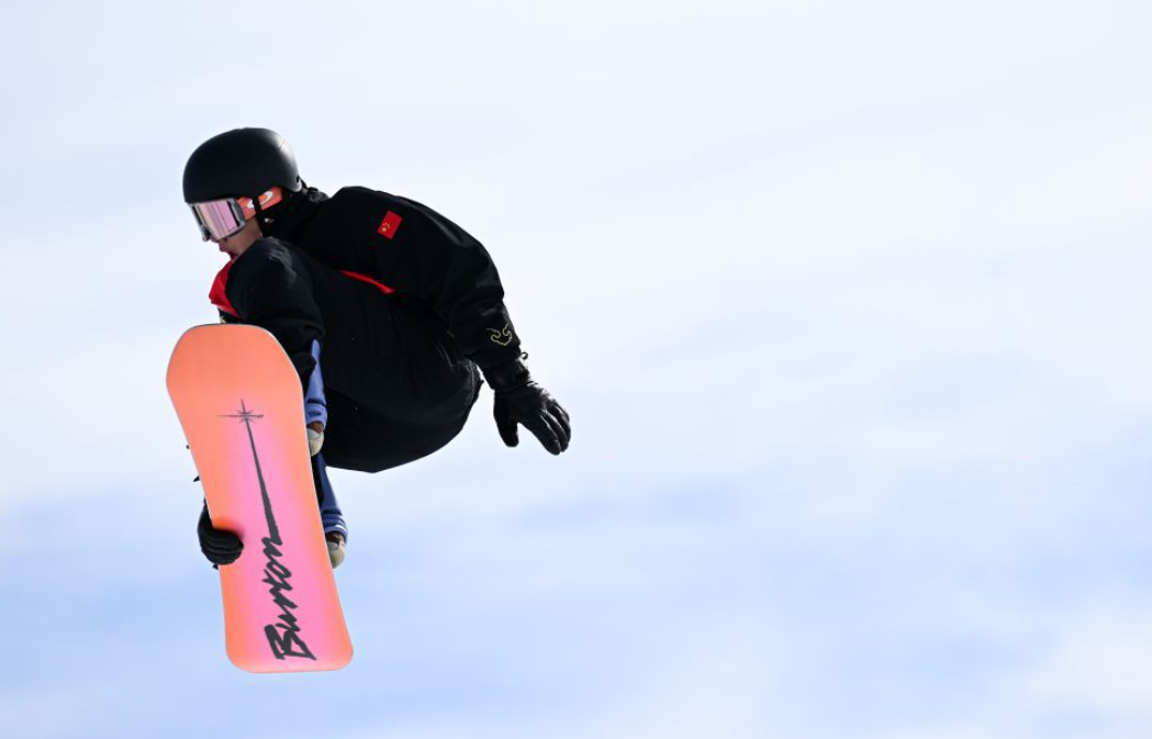 北京冬奥会频破纪录,赛场内外尽显体育魅力与突破精神